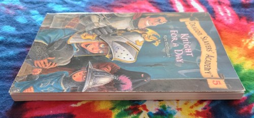 Knight For A Day #5 DRAGON SLAYERS' ACADEMY (Kate McMullan) Paperback Book - Picture 4 of 5