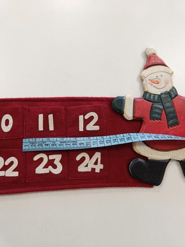 Vintage condition Advent calendar with two gnomes and pockets for surprizes - Picture 13 of 13