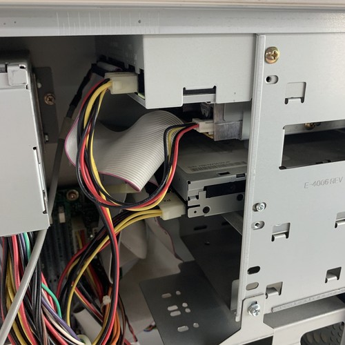 Gateway TBR2 450 Vintage Desketop Pentium III 450 MHz 128 MB RAM ohne OS ohne HDD - Bild 17 von 17