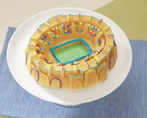 Padella per torte Arena Bundt di Nordic Ware Pro Cast 9 tazze - Foto 2 di 2
