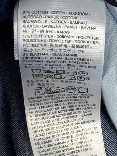 Pantalones de mezclilla ajustados de tiro bajo ajustados para mujer Levi's 711 lavado oscuro talla 28 - Imagen 16 de 17