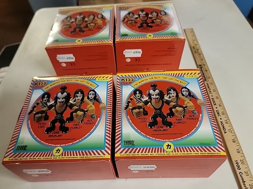 Kiss Hotter than hell gruntz set Of 4 Big Hands In Boxes Orig 2002 Release - Picture 5 of 10