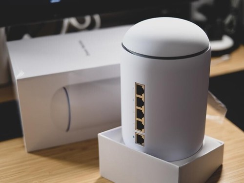 Package: Ubiquiti UniFi Dream Machine (UDM) WITH UniFi 6 Lite WAP Access Point - Picture 1 of 1