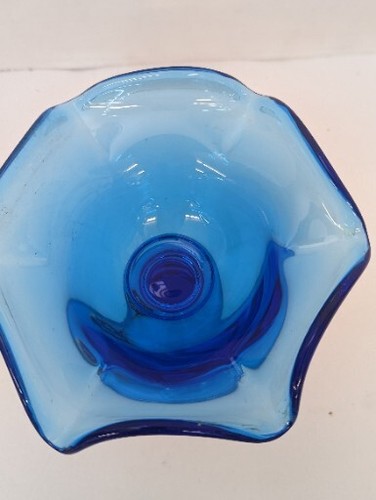 Plato de caramelo de vidrio imperial de colección compota borde ondulado pedestal pegatina azul americano  - Imagen 2 de 6