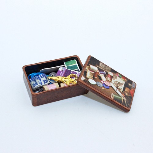 Dollhouse Miniature 1:12 Sewing Box Mini Thread Scissors Ruler Doll Accessories - Picture 8 of 11