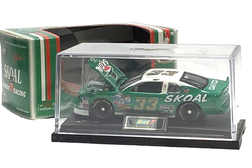 33 Ken Schrader SKOAL Bandit Racing Revell Collection 1:64 Chevrolet Monte Carlo - Picture 1 of 14