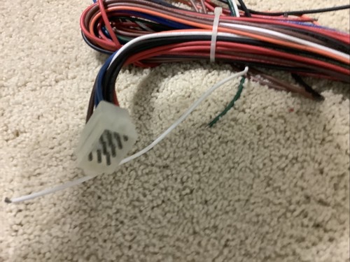 CABLES MULTICOLOR CON CONECTOR AMPLIFICADOR DE 11 PINES - Imagen 2 de 4