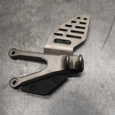 07 YAMAHA YZF R6 LEFT REARSET REAR SET DRIVER FOOT PEG BRACKET MOUNT BB495