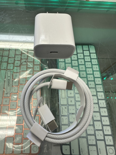 Original 20W USB-C Schnell Ladegerät Adapter & 1M Geflochtenes Kabel für iPhone 15 und 16 - Bild 2 von 5
