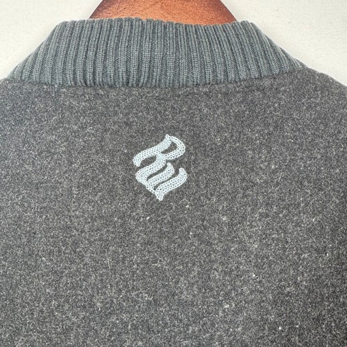 Chaqueta Bomber Rocawear Para Hombres Mezcla de Lana Varsity Letterman Gris Negra Talla 2XL - Imagen 9 de 13