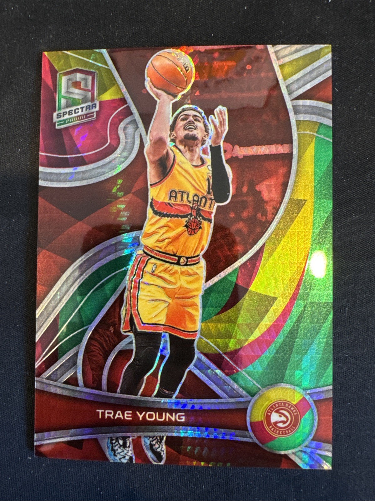 2021-22 Panini Spectra - Trae Young #11 Asia Red & Yellow Prizm /75