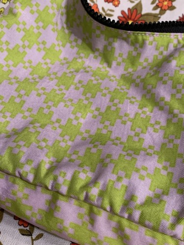 Baggu Mini Nylon Shoulder Bag Pink Pistachio Pixel Gingham - Bild 3 von 8