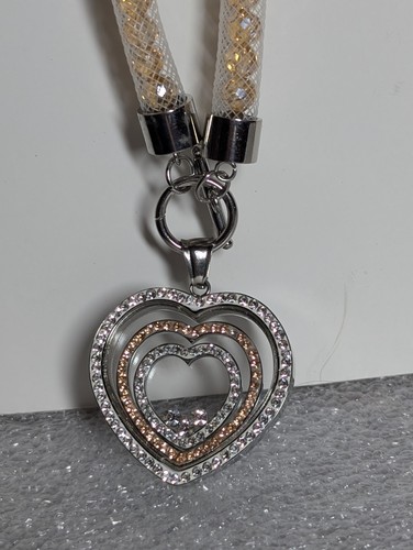 Collana di perline avvolta in filo con ciondolo a forma di cuore in acciaio inox - Foto 8 di 16