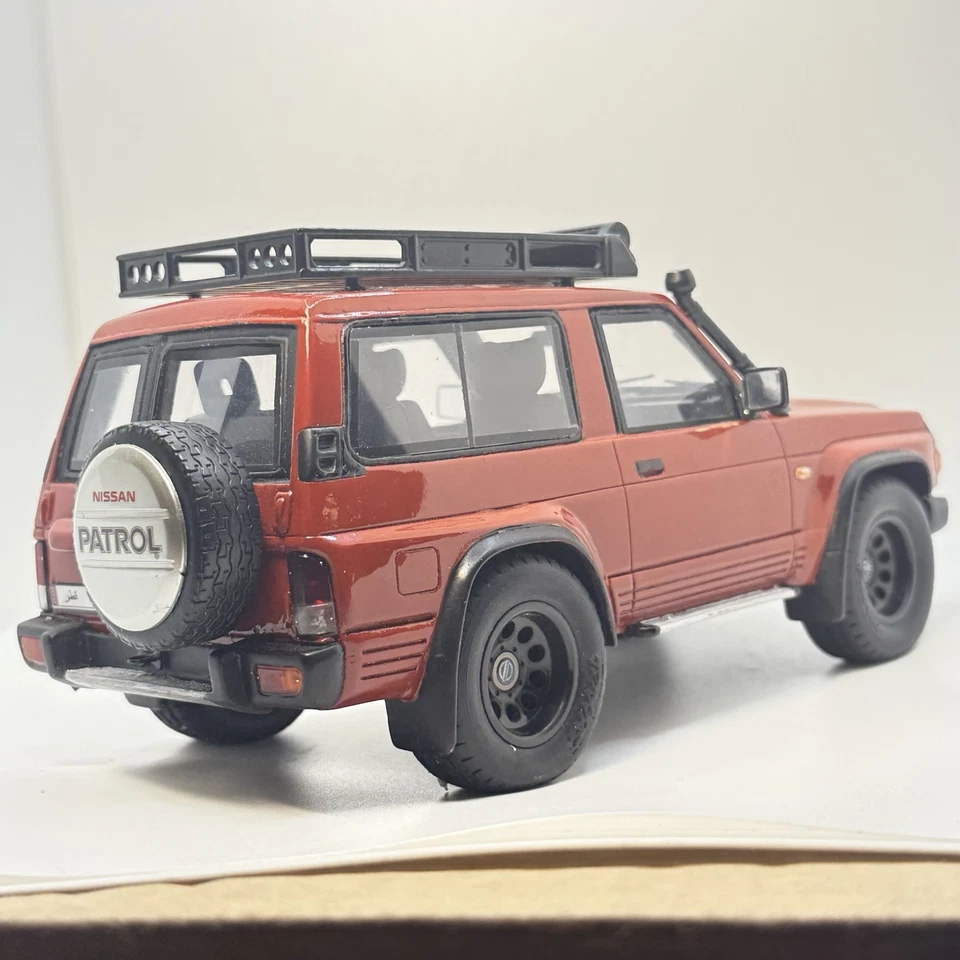 1/18 Otto Ottomobile Nissan Patrol GR Resin GRAPHITE Red Hand Made - Image 3 of 4
