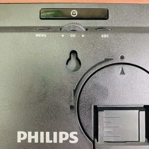 Philips Home Essentials Digital Photoframe 7" LCD Panel (SPF3470T/G7) - TESTED - Picture 7 of 9