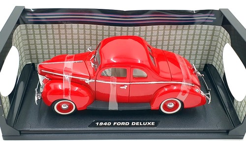 Motor Max 1/18 scale Diecast 73108 - 1940 Ford Deluxe - Red - Picture 3 of 5