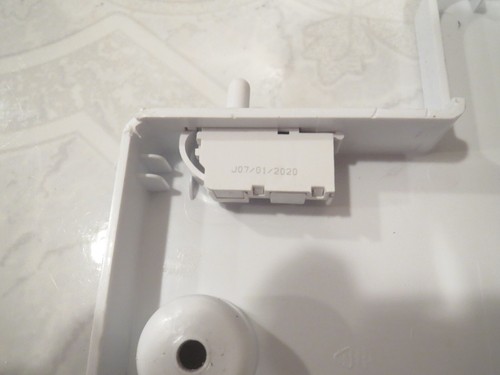 KENMORE 21 CU FT FREEZER DOOR HINGE COVER & DOOR SWITCH 12131000029201 PS1655414 - Picture 3 of 5