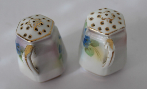 Hand Painted Nippon Porcelain Forget Me Not Gold Handled Salt Pepper Vintage Set - Picture 4 of 7