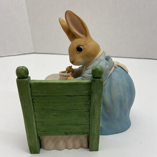  FW & CO. BEATRIX POTTER MRS RABBIT & PETER 1994 FIGURINE COIN BANK  CHARPENTE - Bild 7 von 10