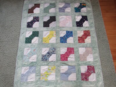 SWEET VINTAGE HANDMADE MULTI-COLOR PATCH BOW TIE QUILT 41''X34''
