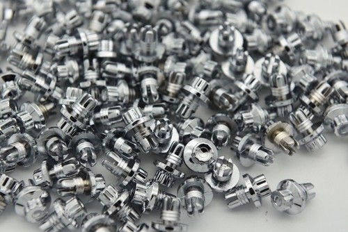 200 x Chrome Plastic Wheels Rivets Nuts  Replacement fake rim bolts +  FREE TOOL - Picture 6 of 9