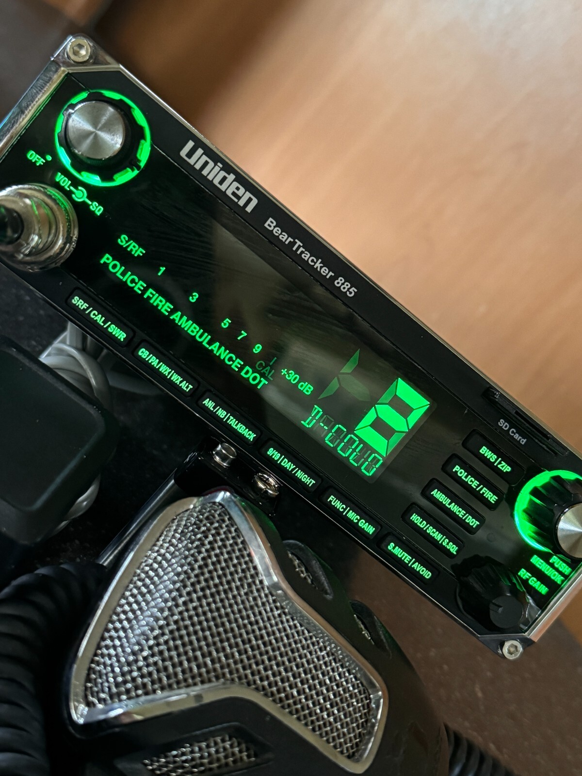 Uniden BEARTRACKER 885 Hybrid CB Radio, Digital Phase 1/2 Scanner (ALL