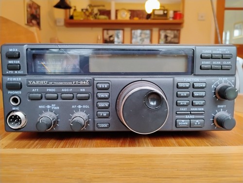 Yaesu FT-840 HF Ham Amateur Radio Transceiver w/ Original Operating Manual