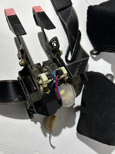 87-89 MITSUBISHI STARION CHRYSLER CONQUEST OEM BLACK TURBO AUTO FRONT SEATBELTS - Picture 4 of 7