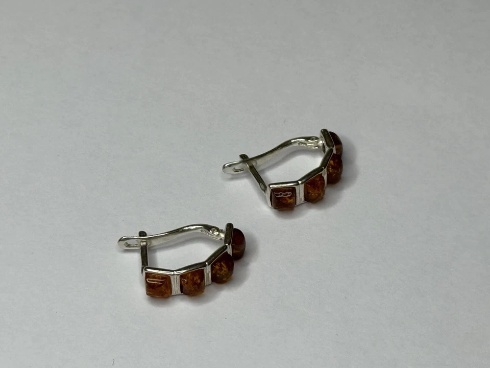 Pendientes de piedra ámbar genuina con plata de ley. Pendientes ámbar coñac Foto 3 de 3