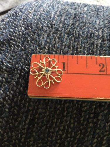 10k Yellow Gold Vintage Pin With A Small Sapphire Stone 2.2 Grams - Picture 4 of 4