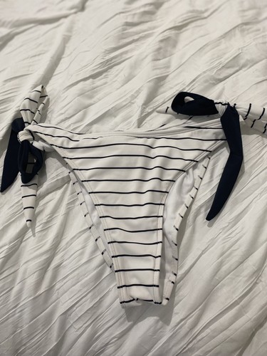 Roxy Cheeky Surf Bikinihose Gr. Small weiß und schwarz gestreift
