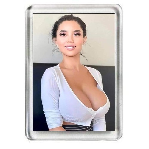 Sexy imán de nevera Marisol Yotta. 12 imágenes disponibles. - Imagen 4 de 13