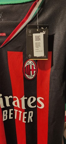 AC Milan 2022-2023 oversize winter football shirt, made by Puma. - Bild 2 von 9