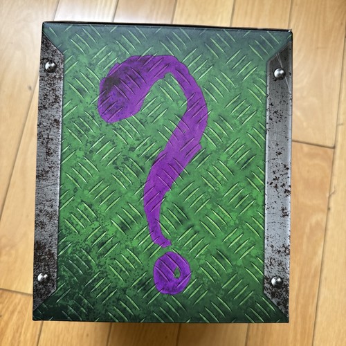 McFarlane - DC Direct - The Riddler: Puzzle Box by Edward Nygma (D1) - Picture 2 of 4