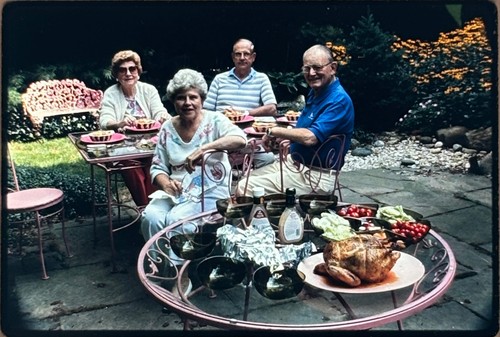 Vintage 35mm Ektachrome Kodachrome Slide Family Outdoor Dinner 1987 - Bild 1 von 4
