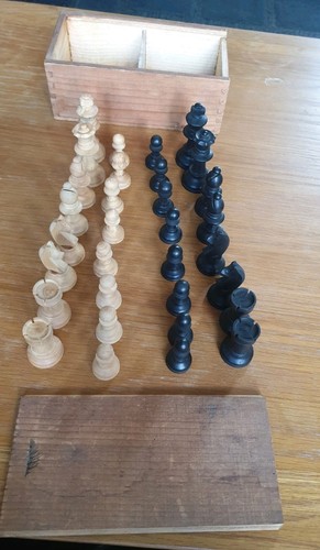 Juego de piezas de ajedrez vintage en caja de madera King 6,5 cm