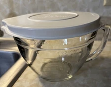 Anchor Hocking Glass Mixing Batter Bowl with Lid 2 Quart Brand New