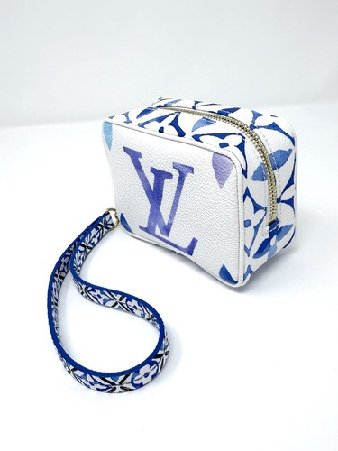 Louis Vuitton By The Pool Wapity Case Watercolor Blue M82416 - Picture 3 of 14