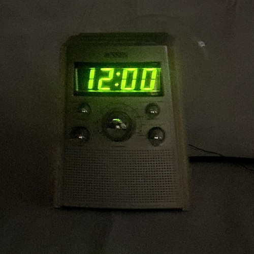 Jensen JCR-560 Dual Alarm Clock Stereo AM/FM Radio - Tested (CD Player Does Not) - Picture 2 of 8