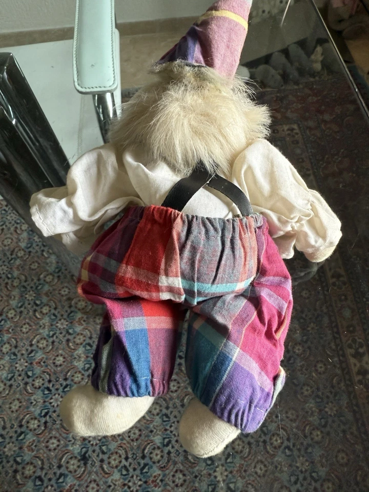 Clown, Harlekin, Kleiner Schelm,rotkarierte Trägerhose,28cm,Sammlerpuppe - Bild 4 von 4