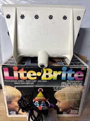 Picchetti Milton Bradley vintage 1986 LITE BRITE, scatola FUNZIONANTE - Foto 3 di 4