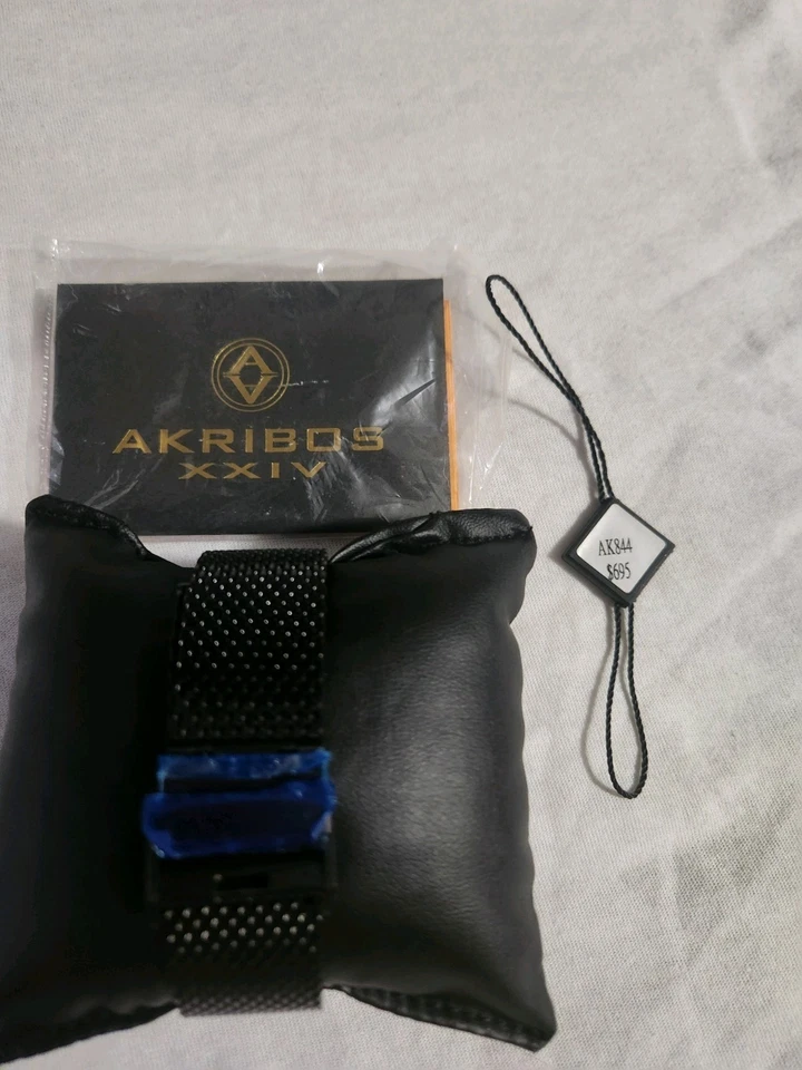 Reloj para hombre Akribos XXIV AK844 esfera negra radiante pulsera de malla nunca usado Foto 2 de 4
