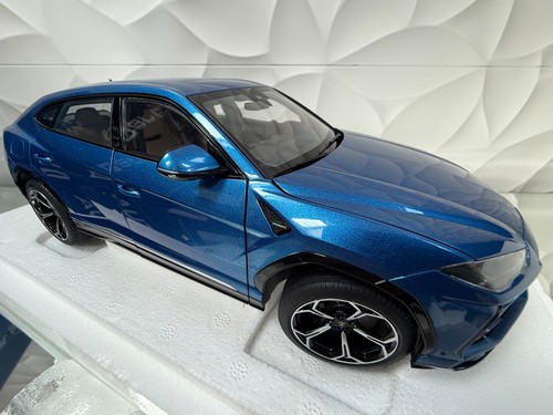 AUTOART 1:18 - LAMBORGHINI - URUS AZUL METÁLICO #79162 - **LEER MÁS ABAJO** - Imagen 10 de 12