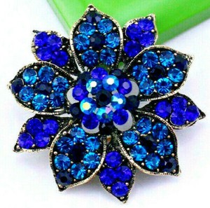 Luxurious-DEEP-Blues-ORNATE-Flower-3D-Lotus-Rhinestone-Gold-Retro-Vintage-Brooch