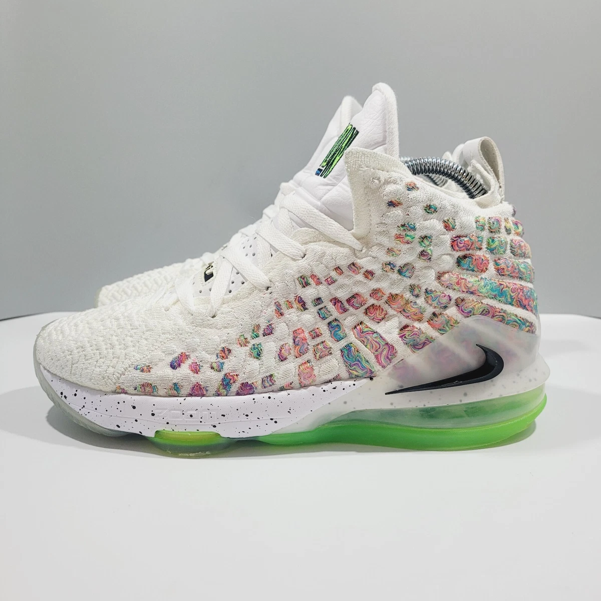 Womens lebron store 17