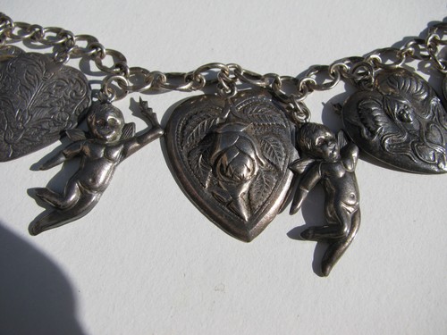 VTG.925 VICTORIAN NOUVEAU CHERUB PUTTI VALENTINE HEARTS REPOUSSE CHARMS BRACELET - Picture 3 of 11