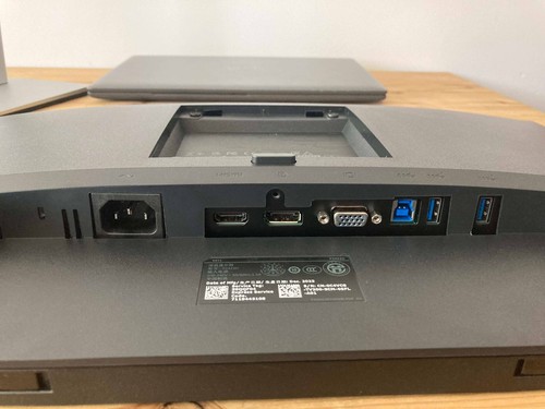 DELL P2422H 24 POUCES-LED-FULL HD- USB-HDMI-VGA-DISPLAYPORT-AVEC SUPPORT ET CÂBLES - Photo 4/8