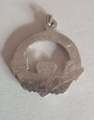 Vintage Sterling Silver Claddagh Pendant Friendship Love Hand Queen Crown Irish - Picture 3 of 4