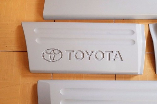 SET OF 4 GENUINE TOYOTA FORTUNER 2009-2014 BODY CLADDING UNPAINT - Bild 4 von 9