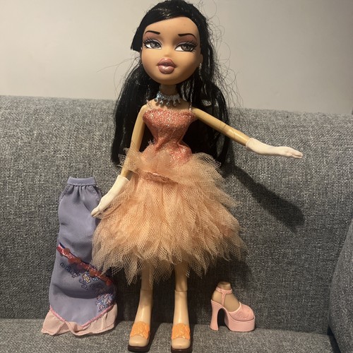 Formal Funk Bratz Jade Puppe 2001 Abschlussball mit Zubehör - Bild 1 von 4